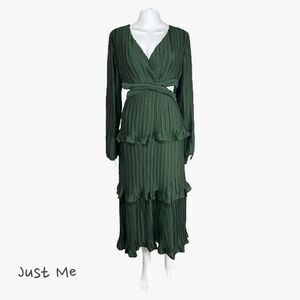 Petal & Pup Women's Pleated Layered Midi Dress in Emerald Sz M